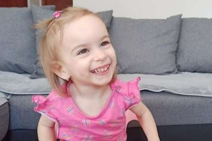 Mala Nina (3) treba pomoć za svoj PRVI KORAK: Djevojčica boluje od cerebralne paralize, ne sjedi i ne hoda, izgovara tek poneku riječ