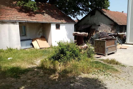 Za žoharima i pacovima došle i zmije: Mještani naselja u Prijedoru žale se na zapuštene objekte i zemljište