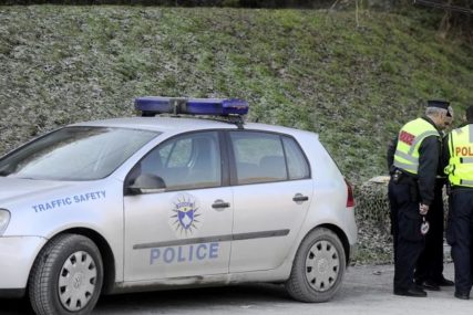 FILMSKA SCENA NA AUTOPUTU Lažni policajci direktoru klinike ukrali 50.000 evra, telefon i vozačku