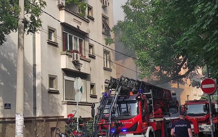 Požar dvije porodice ostavio bez doma: Klima radila cijeli dan, pa se zapalila