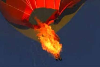 Bizarna nesreća: Poginula jedna osoba nakon pada sa korpe balona