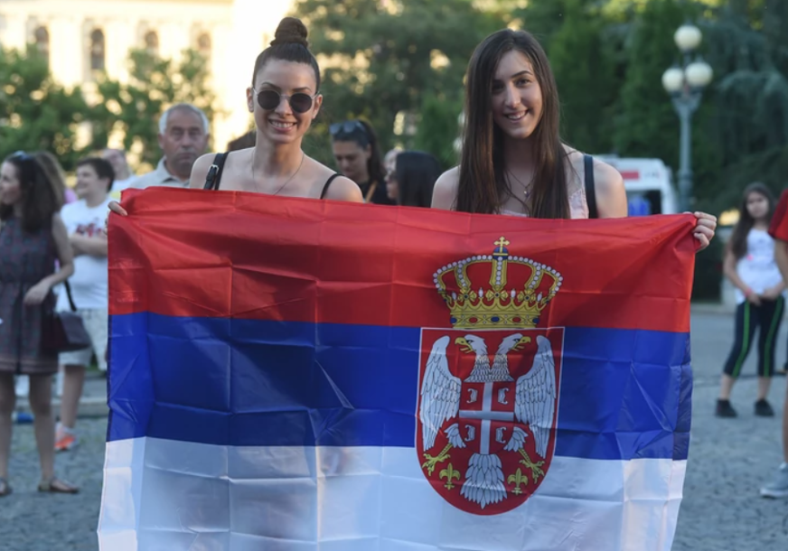 DOČEK ZA HEROINE Balkon je njihov, Srbija pozdravlja šampionke (VIDEO)