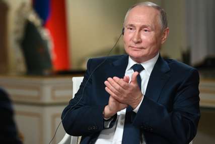“Odnosi naših zemalja imaju bogatu istoriju” Putin čestitao Makronu Dan državnosti