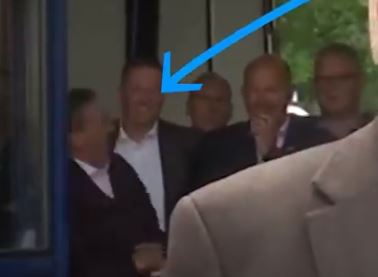 Njemački guverner se smijao dok je bio u posjeti poplavljenim područjima: Putem društvenih mreža uputio izvinjenje (VIDEO)