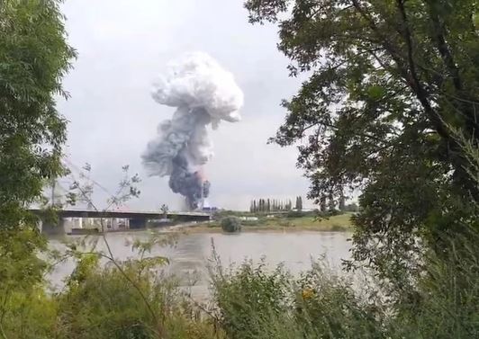 Velika eksplozija u Njemačkoj: Oblak dima nad Leverkuzenom, građani upozoreni o EKSTREMNOJ OPASNOSTI