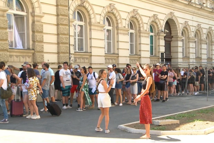 Novi Sad prepun omladine željne provoda: Exit okupio i strance, šatori se postavljaju, očekuje se rekordna posjeta (FOTO)
