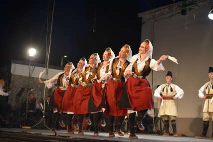 Završen međunarodni festival folklora "Kozarsko kolo" (FOTO)