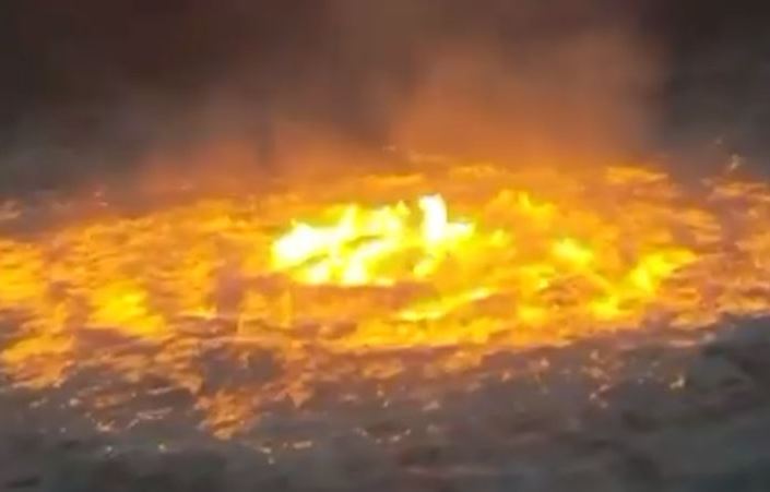 "GORIO" OKEAN U MEKSIKU Nevjerovatni snimci preplavili mreže, korisnici govorili o "vatrenom oku" (VIDEO)