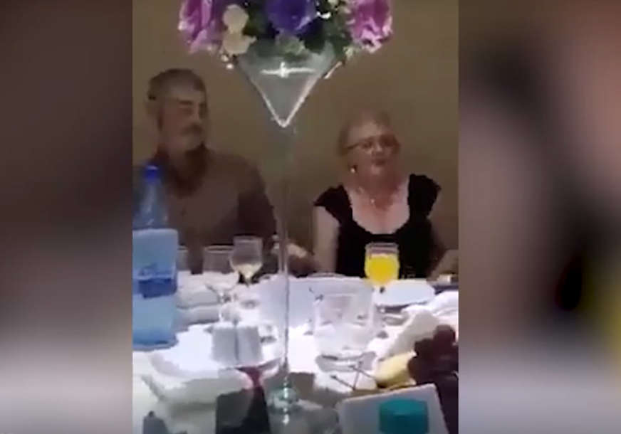 Snimak sa svadbe hit na Fejsbuku "Muž je mrgud, pogledajte šta radi svojoj veseloj ženi" (VIDEO)
