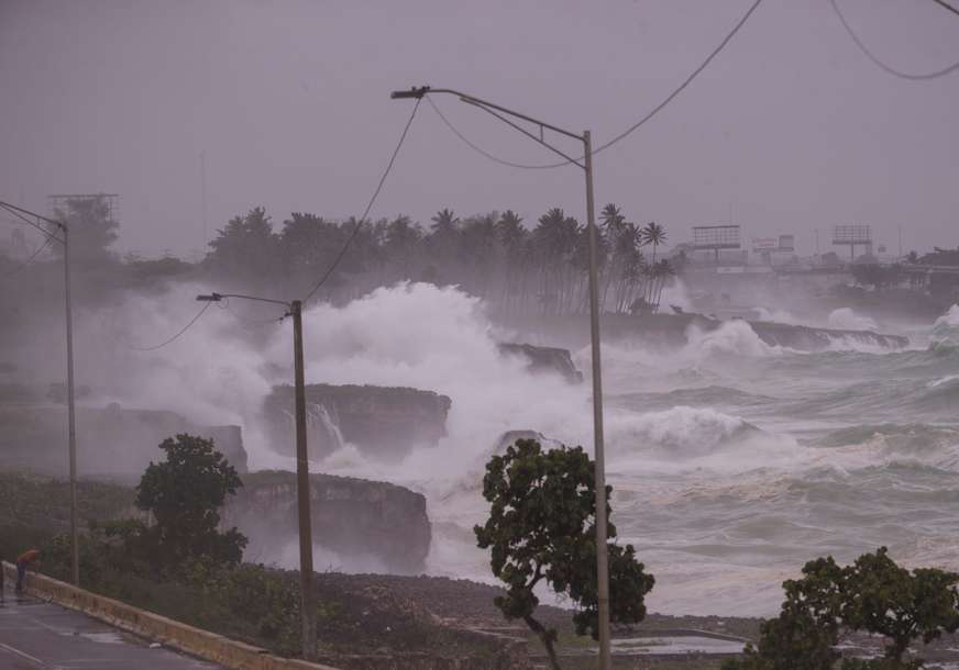 Kuba evakuisala 70.000 ljudi zbog tropske oluje "Elsa": Sljedeća "meta" Florida gdje je proglašeno vanredno stanje