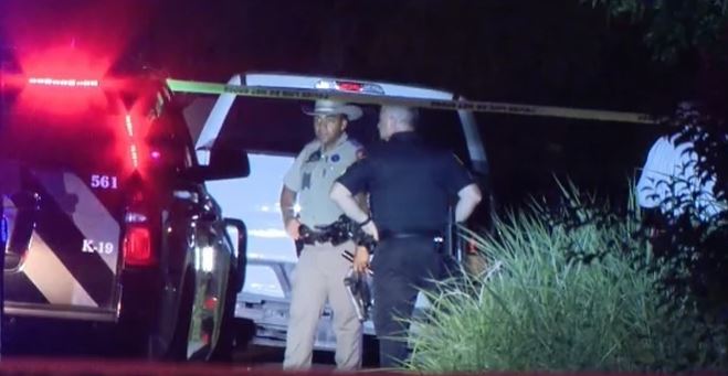 Ubio jednu, ranio tri osobe: Naoružani napadač KAMENOVAN na smrt na žurki u Teksasu (VIDEO)