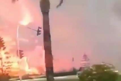 POŽARI BUKTE U TURSKOJ Vatrena stihija sve bliža ljetovalištu, plamenovi visoki nekoliko metara (VIDEO)