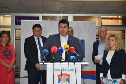 "Iza nas ne stoje zarobljene institucije" Rado Savić ističe da je SDS stranka fenomen