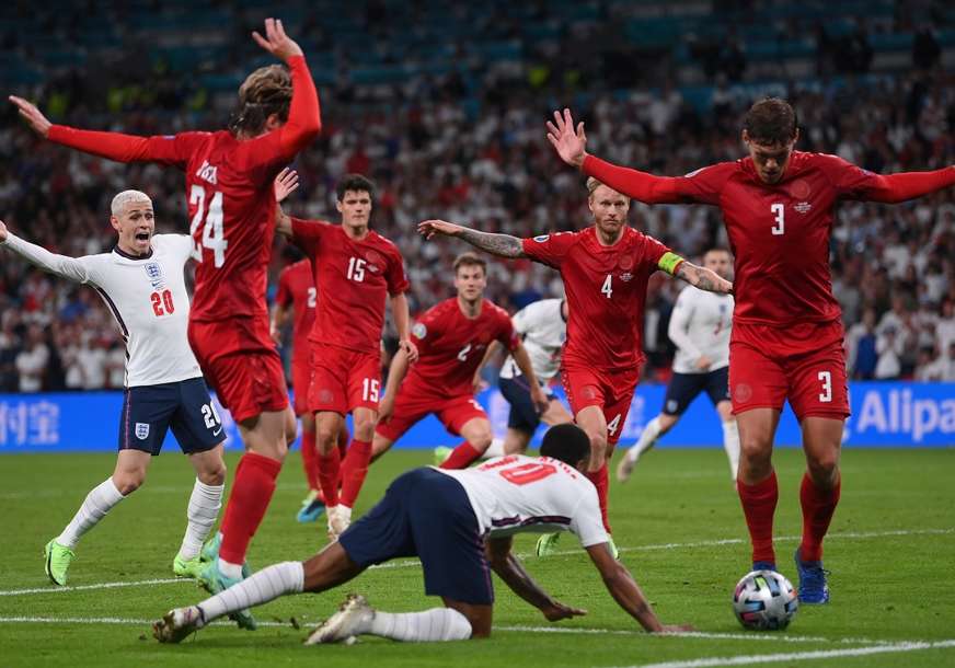 "NIJE BIO PENAL" Legendarni golman smatra da je sudija oštetio Dansku protiv Engleske, mnogi se slažu s njim (VIDEO)