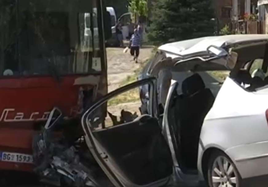 Policajci zatekli troje mrtvih: Autobus vraćao radnike iz treće smjene kad su mu OTKAZALE KOMANDE
