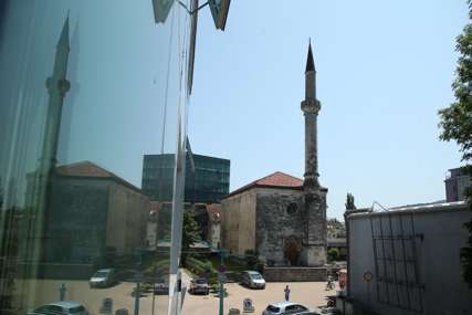 BOSANSKA AJA SOFIJA Da li je džamija u Bihaću, koja je bila gotička crkva, oteta ili kupljena (FOTO)
