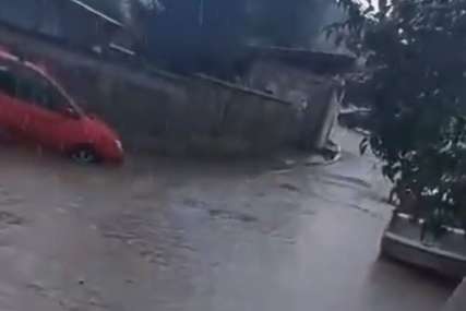 NEVRIJEME NAPRAVILO HAOS Beogradske ulice pod vodom, poplavljeno 20 kuća (VIDEO)