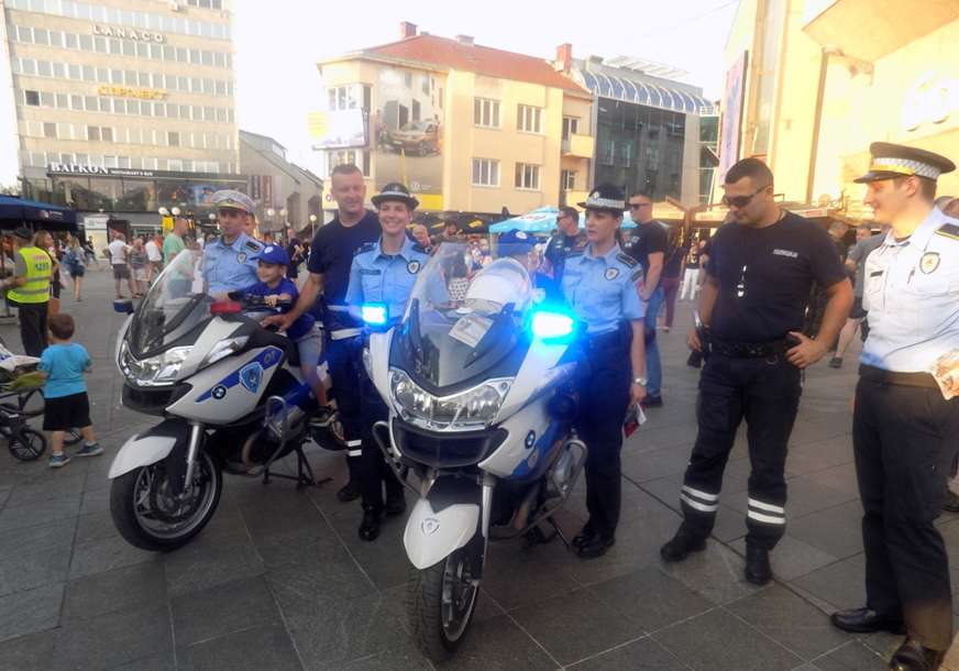 PREVENTIVNA KAMPANJA POLICIJE Vozači automobila da obrate pažnju na motocikliste