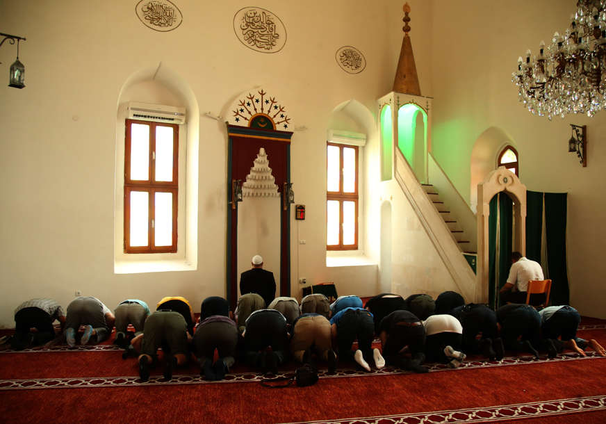 Zamka je bila unutar džamije: Napadi na sunite u Avganistanu, IMA POGINULIH