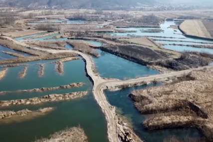 APOKALIPTIČNI PRIZORI U OSJEČANIMA Šljunkari devastirali korito rijeke Bosne kod Doboja