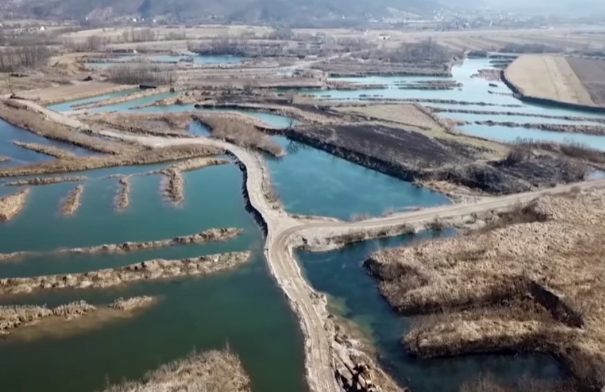 APOKALIPTIČNI PRIZORI U OSJEČANIMA Šljunkari devastirali korito rijeke Bosne kod Doboja