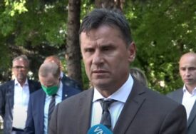 "OKOPAO SAM POLA BAŠTE" Premijer Federacije BiH se pohvalio na društvenim mrežama (FOTO)