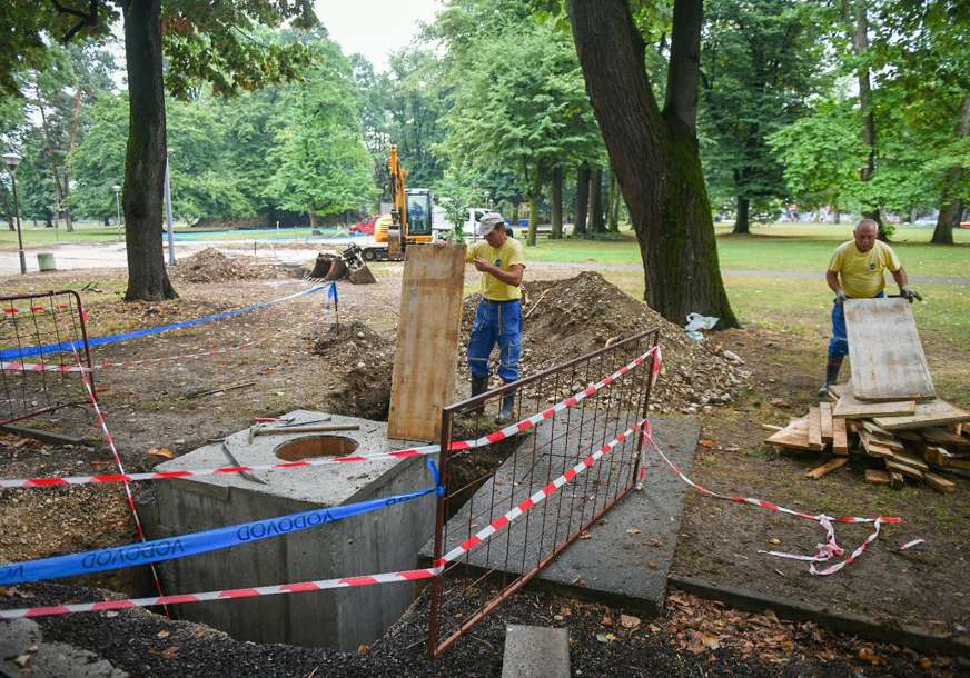 Radovi u toku: Čuvena fontana će uskoro krasiti park "Mladen Stojanović" (FOTO)