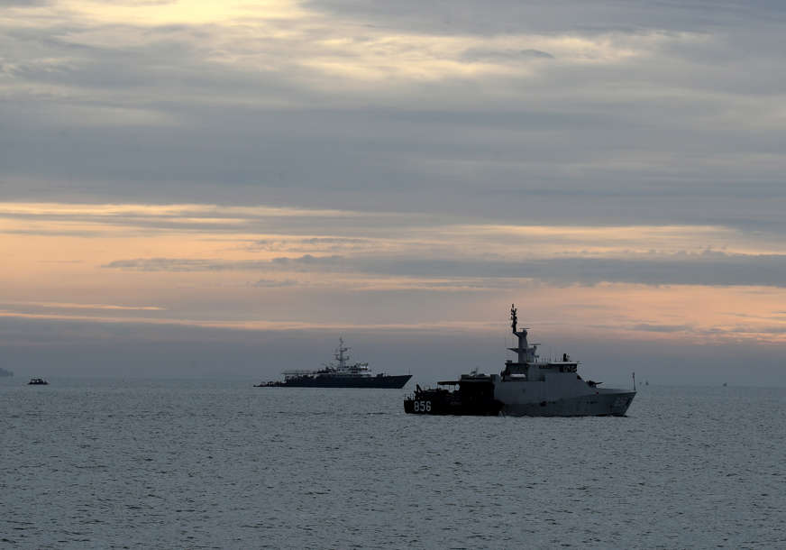"Pozivamo SAD da prekinu sa provokativnim akcijama" Potisnut ratni američki brod iz kineskih voda