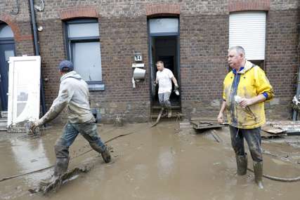 Nabujale vode probile nasip u Mersenu: Stotine ljudi evakuisano iz kuća