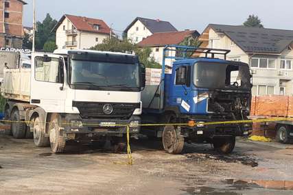 Požar na dva parkirana kamiona: Brzom intervencijom vatra lokalizovana