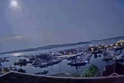 NEOBIČAN PRIZOR Meteor obasjao nebo nad Norveškom (VIDEO)