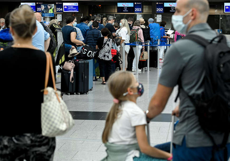 VAKCINISANI POŠTEĐENI KARANTINA Njemačka od sutra ukida zabranu putovanja iz pet zemalja