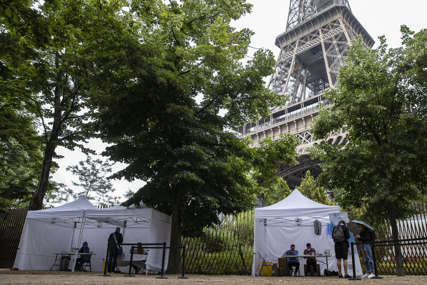 U ZNAK PROTESTA Migrantski kamp postavljen u otmjenom dijelu Pariza