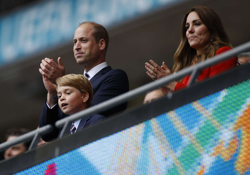 Princ Džordž napunio osam godina: Kejt je objavila rođendansku fotografiju sina (FOTO)