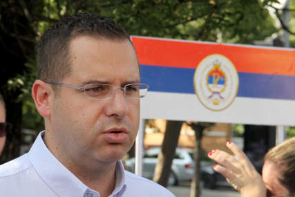 Kovačević čestitao Dan srpskog jedinstva i najavio pronošenje zastave duge više desetina metara kroz Banjaluku (FOTO)