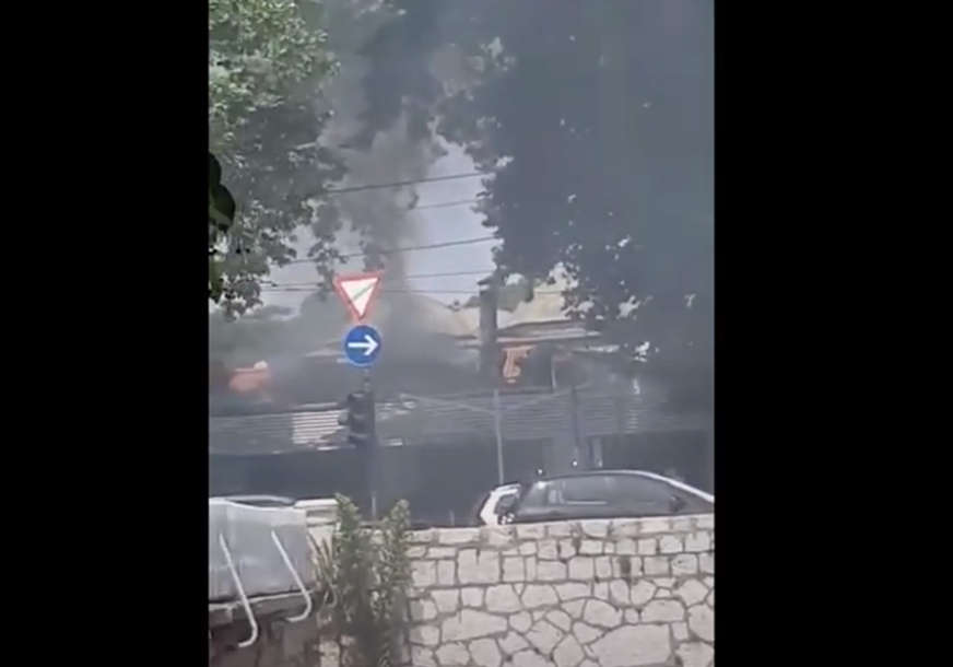 Vatra se proširila sa dimnjaka: Gorio restoran u Sarajevu (VIDEO)