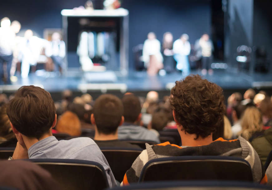 Publika u jednom dahu pratila avanture čuvenog zavodnika: Premijera “Don Žuana” na novoj pozorišnoj sceni (FOTO)
