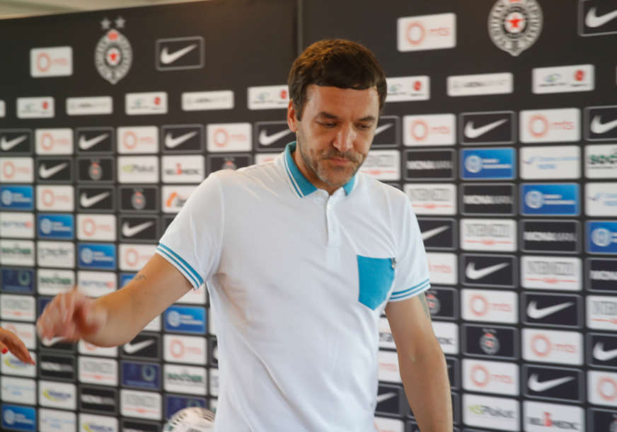 SUZE NA OPROŠTAJU Stojković napustio Partizan