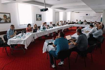 Okruglim stolom počela kampanja “Ravnopravno - različiti” u lokalnim zajednicama u BiH (FOTO)