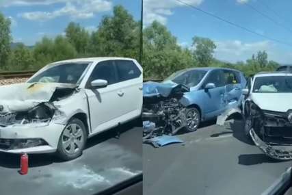 SMRSKANI AUTOMOBILI Povrijeđeno više ljudi u udesu na putu Podgorica-Bar (VIDEO)