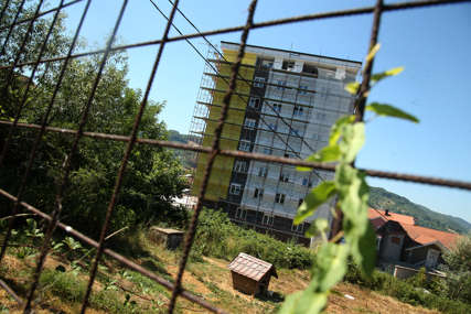 Kupci opljačkani, stanova ni na vidiku: Epilog afere "Veseli brijeg" u Banjaluci (FOTO)