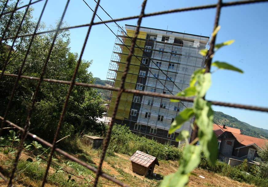 Kupci opljačkani, stanova ni na vidiku: Epilog afere "Veseli brijeg" u Banjaluci (FOTO)