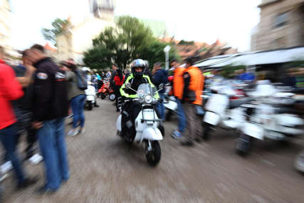 FILMSKA POTJERA U ZAGREBU Diler na mopedu bježao policiji i bacao drogu po ulici
