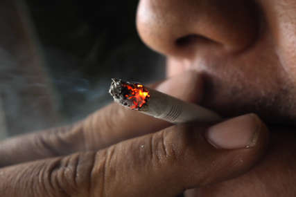 Proizvođači cigareta će plaćati čišćenje: Francuzi kreću u borbu protiv odbačenih opušaka