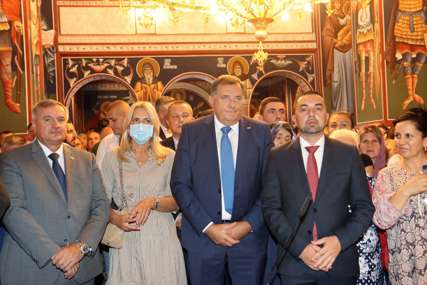 Cvijanovićeva čestitala krsnu slavu građanima Doboja (FOTO)