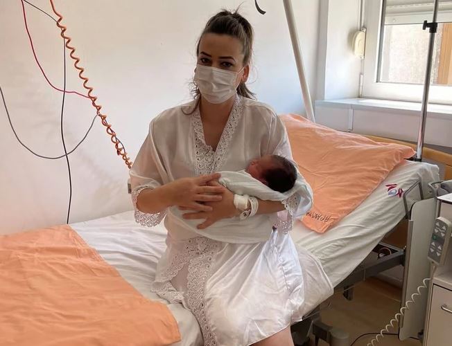 "Voljela bih da sljedeći put dođem po jednu djevojčicu" U Narodnom frontu se rodila prva beba iz zamrznutog embriona