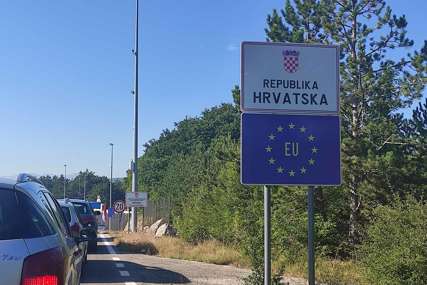 Sezona godišnjih odmora diktira pravila: Na ulazak u Hrvatsku iz pravca Gradiške čeka se dva sata