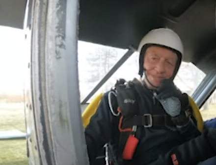 Tuzlak najstariji padobranac u Evropi: Ibrahim (88) prvi  put skočio prije više od 70 godina