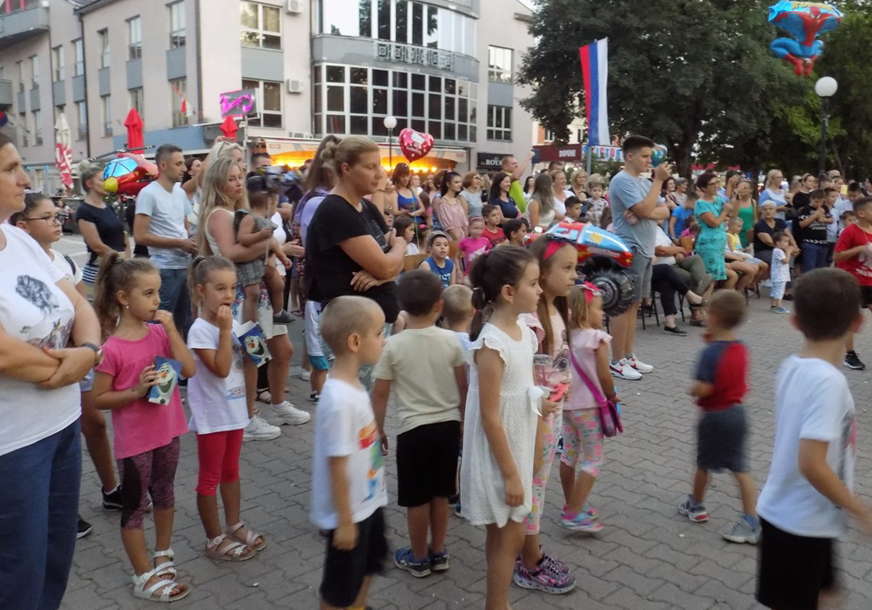 Dječijim muzičkim kabareom završeno "Kulturno ljeto" u Bratuncu