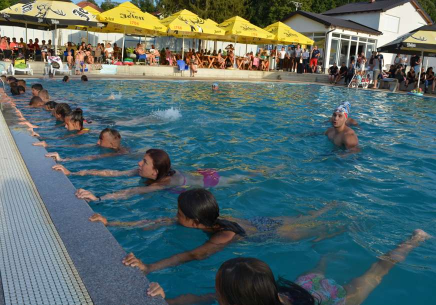 VJEŠTINA ZNAČAJNA ZA RAZVOJ Prnjavor obezbijedio besplatnu školu plivanja za više od 220 djece